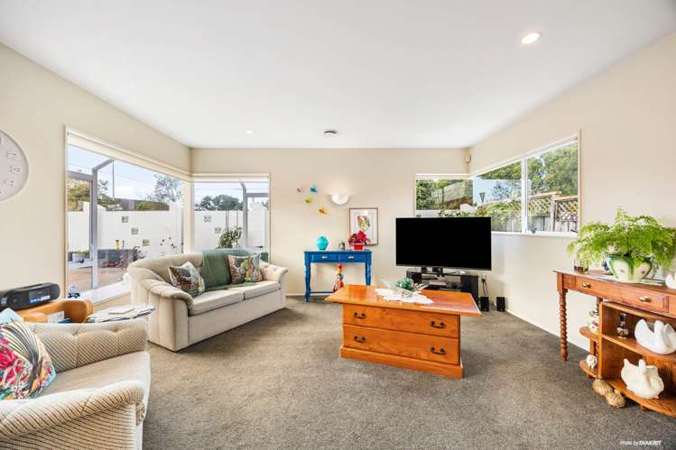 2/10 Dunn Place Farm Cove_8