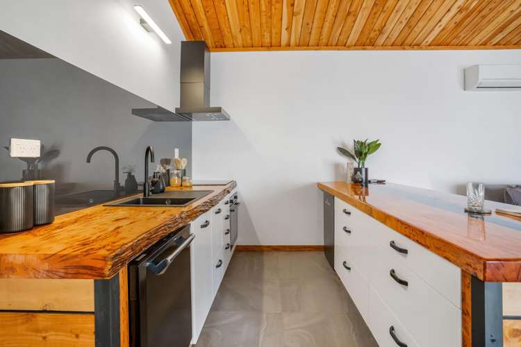 39 Orepuki Riverton Highway Riverton_25