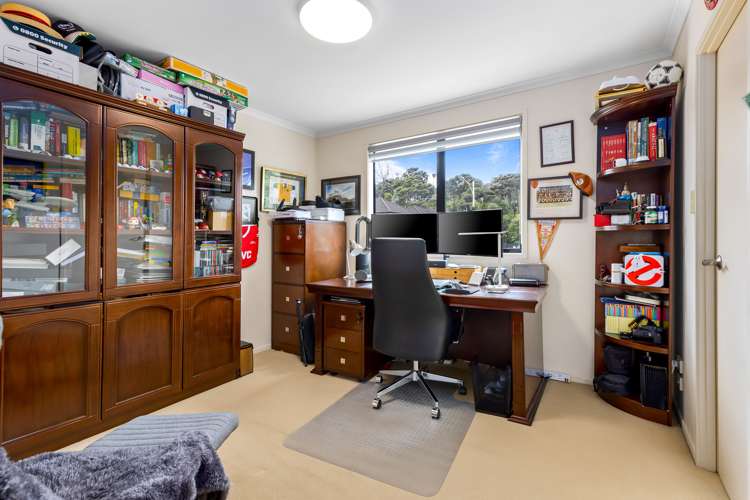 19 Greenbough Lane Greenhithe_9