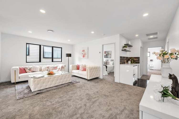 22 Dungloe Avenue Flat Bush_15