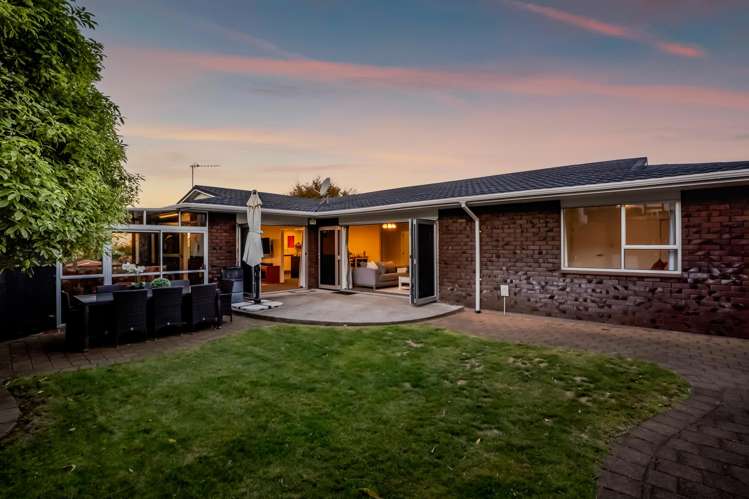 1 Cabot Place Frankleigh Park_29