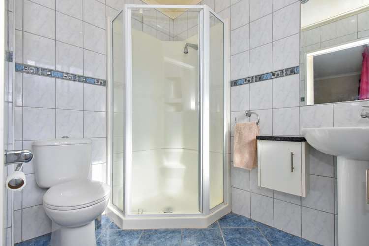 28 Kingsclere Place Goodwood Heights_10