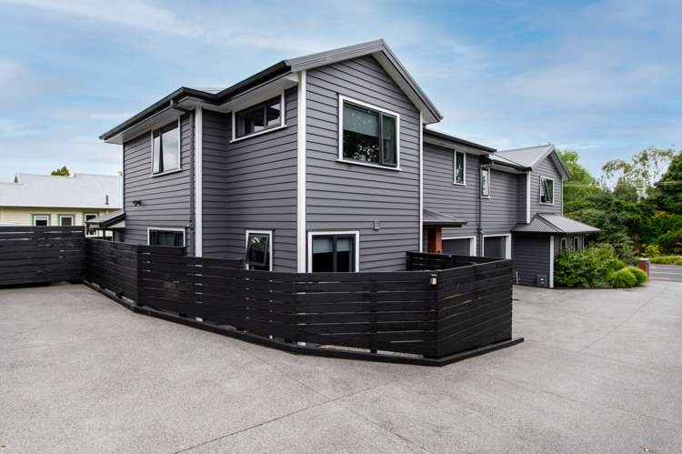 2/11 Masters Avenue Hillcrest_16