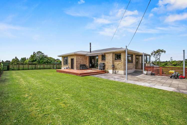 303 Lepper Road Upper Egmont Village_5