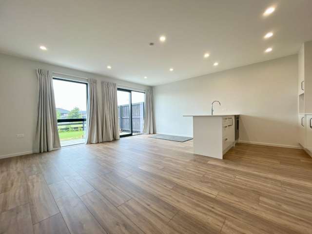 2/28 Lady Isaac Drive 11103_2