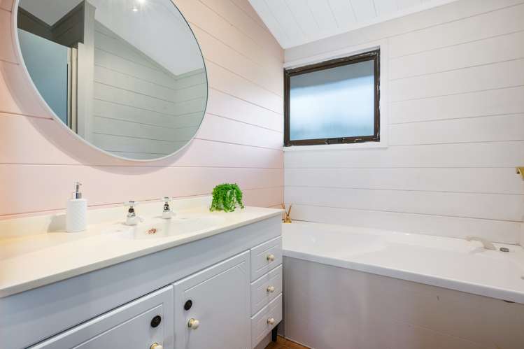 94 Lord Street Stokes Valley_13