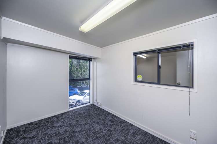 5 and 5A Beasley Avenue Penrose_10