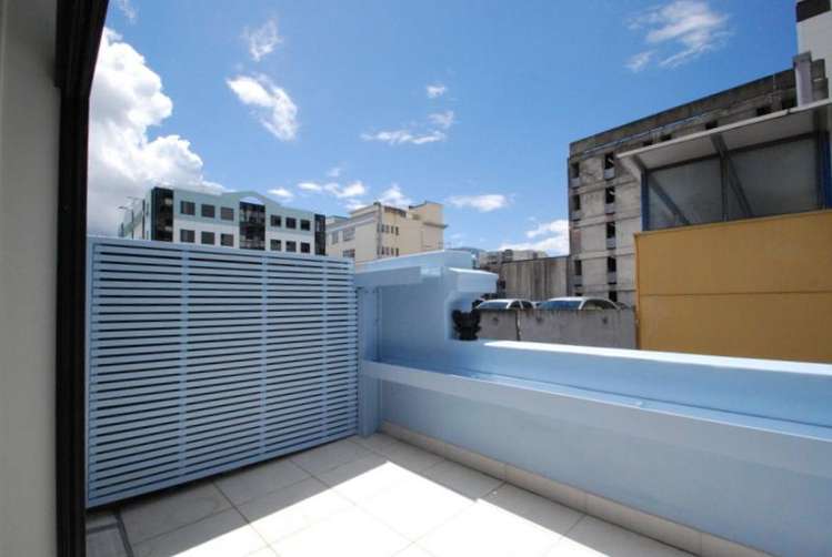 18/20 Egmont Street Te Aro_0