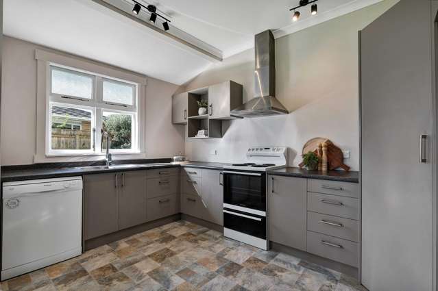 33 Baring Terrace Strandon_4