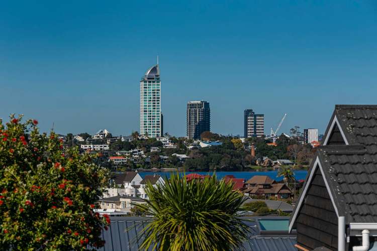 2/28 East Coast Road Milford_33