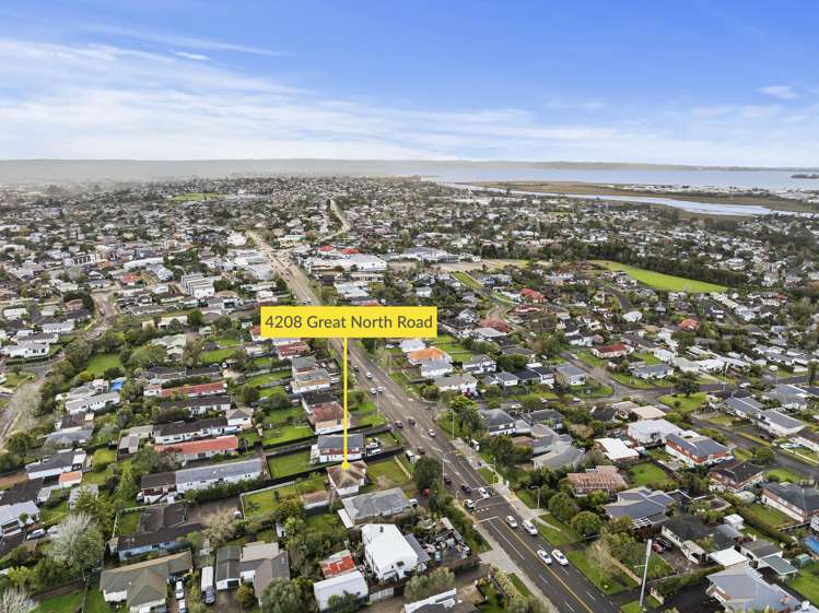 4208 Great North Road Glendene_27