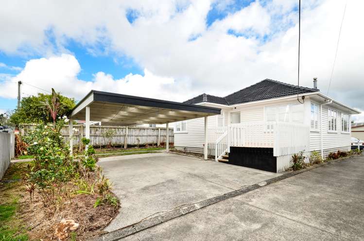 70 Archibald Road Kelston_8