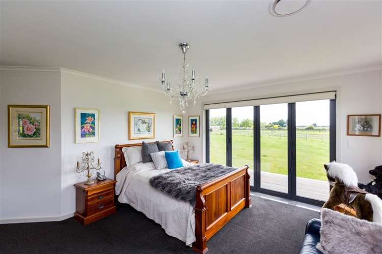 1018c Camerons Line Feilding_12