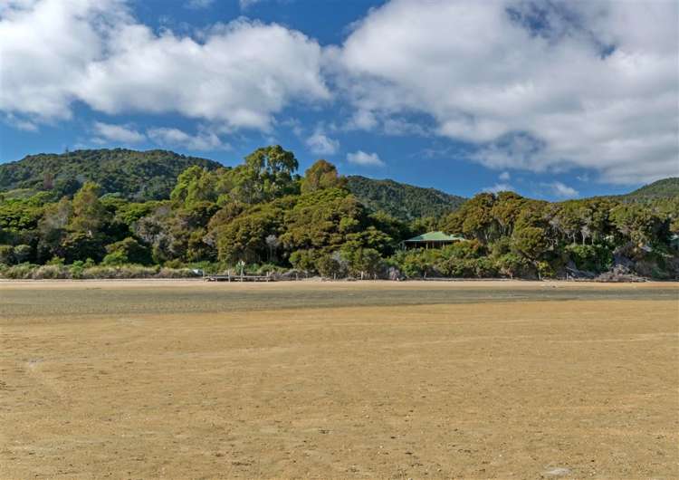 29 Awaroa Inlet Awaroa Bay_39