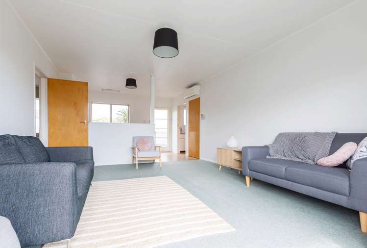 2/13 Derby Street Stoke_6