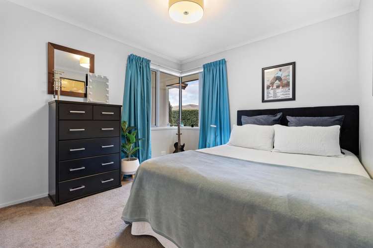 42 Myles Way Lower Shotover_17