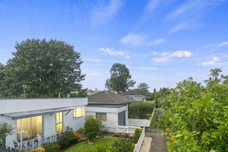 17 Newcastle Terrace Mount Albert_2