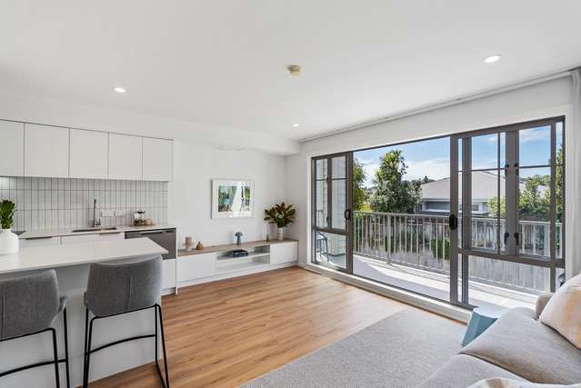 1N/3 Keystone Avenue Three Kings_4