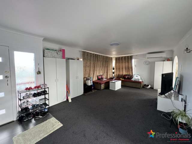 3 Riverina Avenue ( upstairs) Pakuranga_1