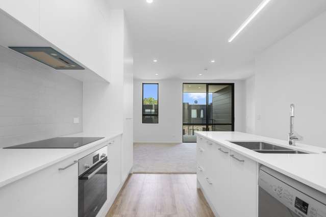 Tamora Lane Gem: Immaculate 3-Bedroom Townhouse For Rent
