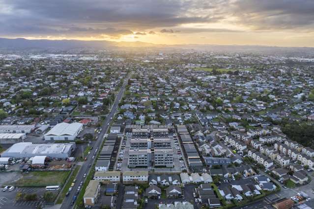 Discover Modern Urban Living in Te Atatu South
