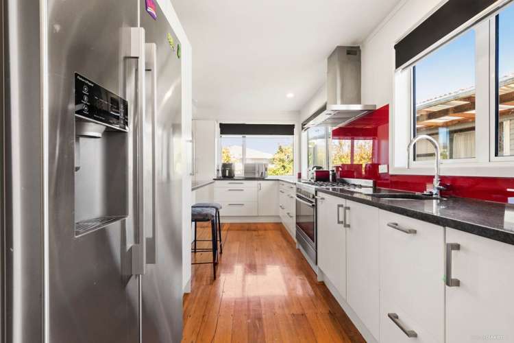 20 Roberts Road Te Atatu South_1