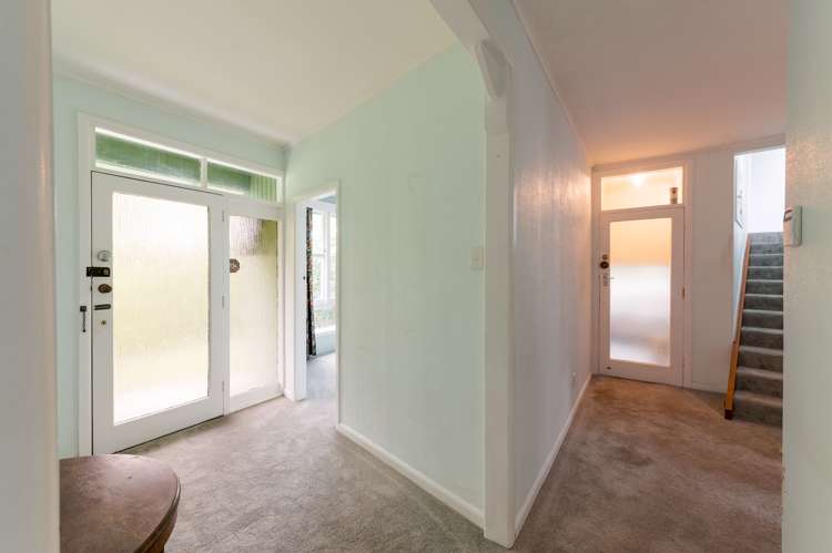 842 River Road Chartwell_12