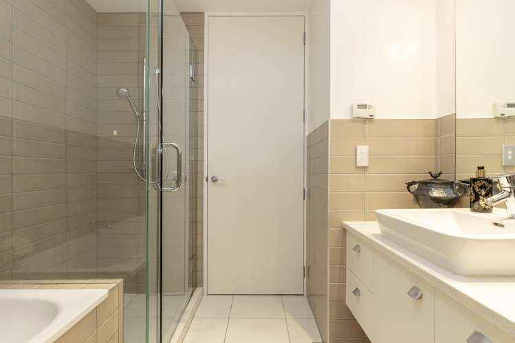 3/110 Lake Terrace Taupo_12