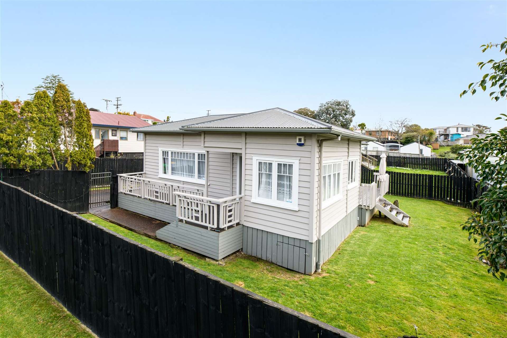 2 Bayside Avenue Te Atatu Peninsula_0