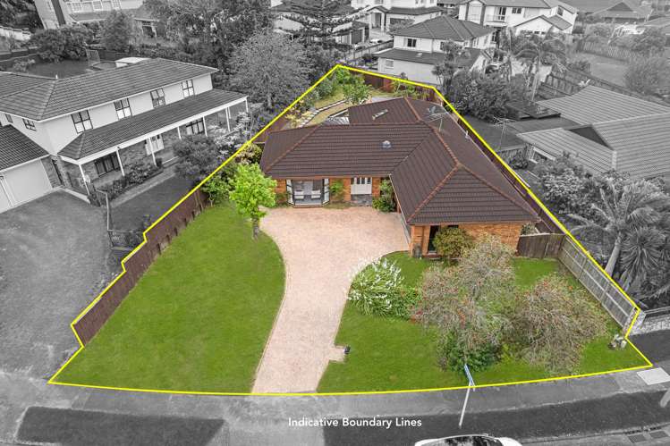 25 Lexington Drive Botany Downs_23