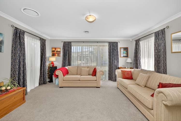 8 Avon Gate Russley_12