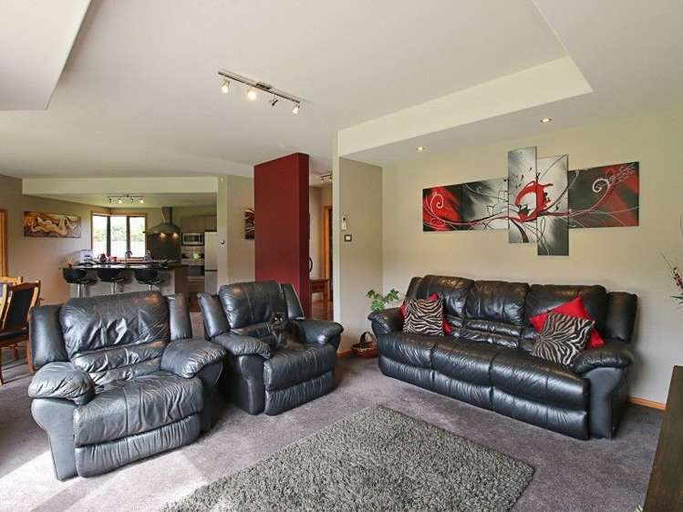 53 Matua Grove Otatara_10