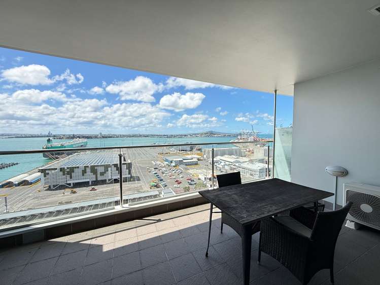 18 Beach Road Northcote Point_14