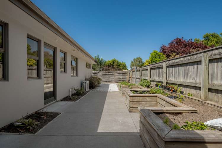 6 Roussel Place Springlands_25