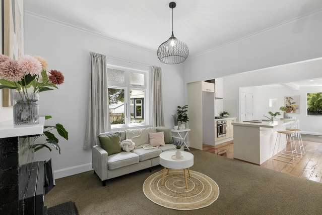 Coastal Cutie Priced to Sell!