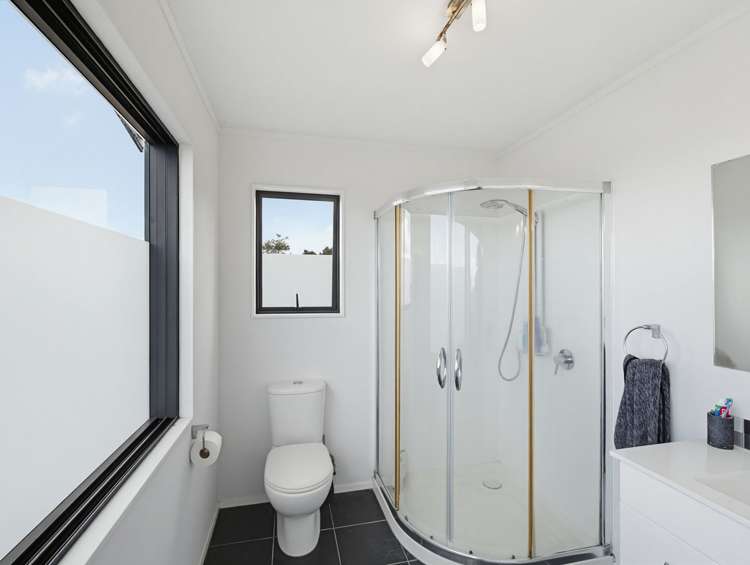 57 John Dee Crescent Red Beach_16