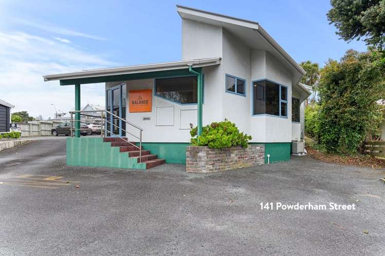 139 Powderham Street New Plymouth Central_12