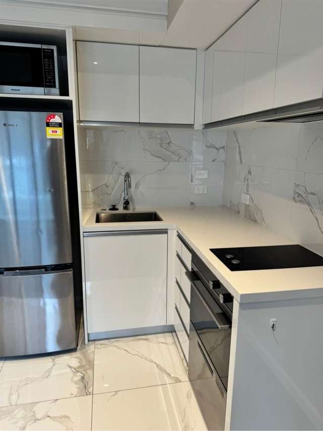 Modern one bedroom apartment in great location.