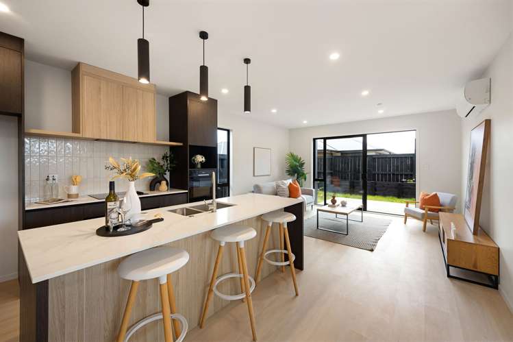 17 Auburn Green Peacocke_5