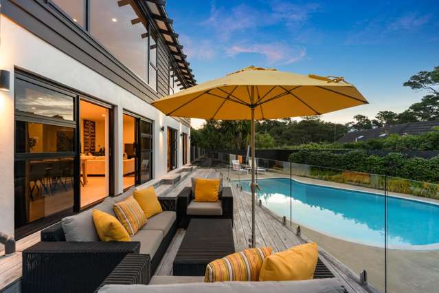 PRIVATE FAMILY HAVEN WITH STUNNING VIEWS