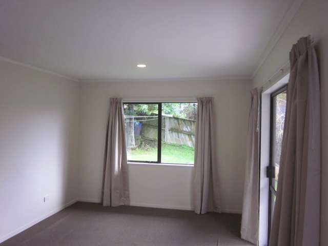 2/8 Camilla Grove Totara Vale_2