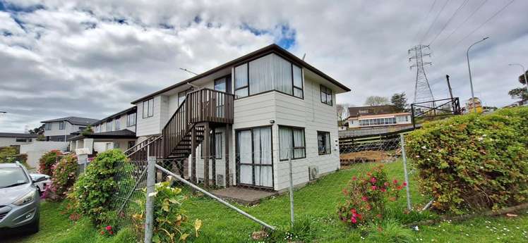 76 Staveley Avenue 10044_13