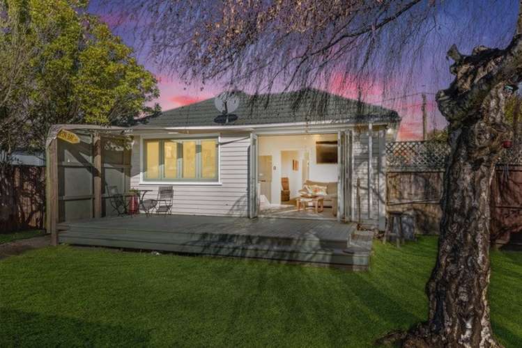 2 Allard Street Edgeware_1