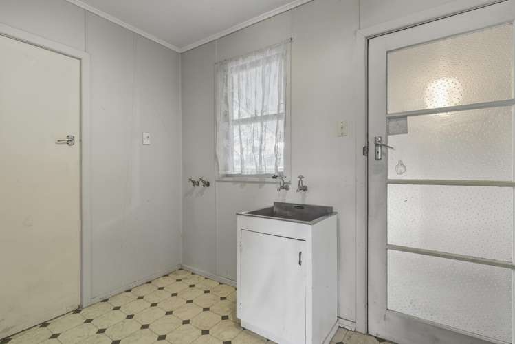 36 Dryden Street Milton_13