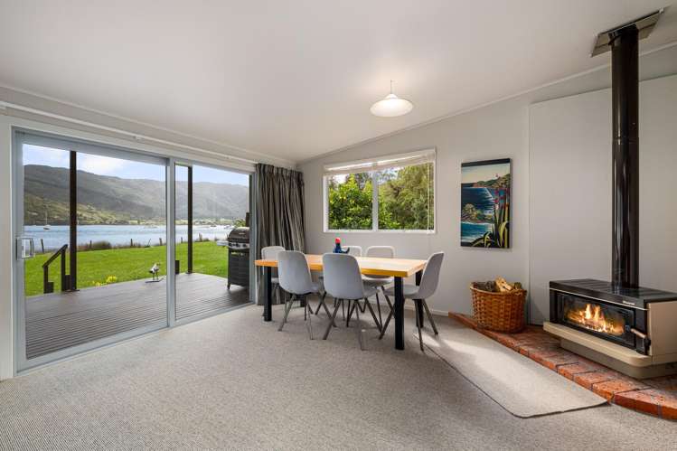 1755 Queen Charlotte Drive_5
