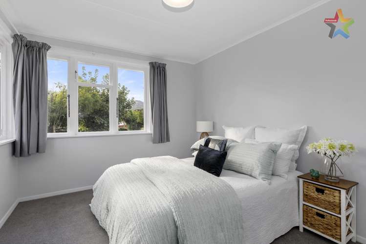 32 Ngata Grove Trentham_11