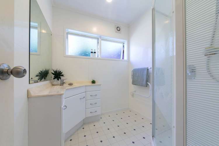 422 Huia Road Laingholm_9