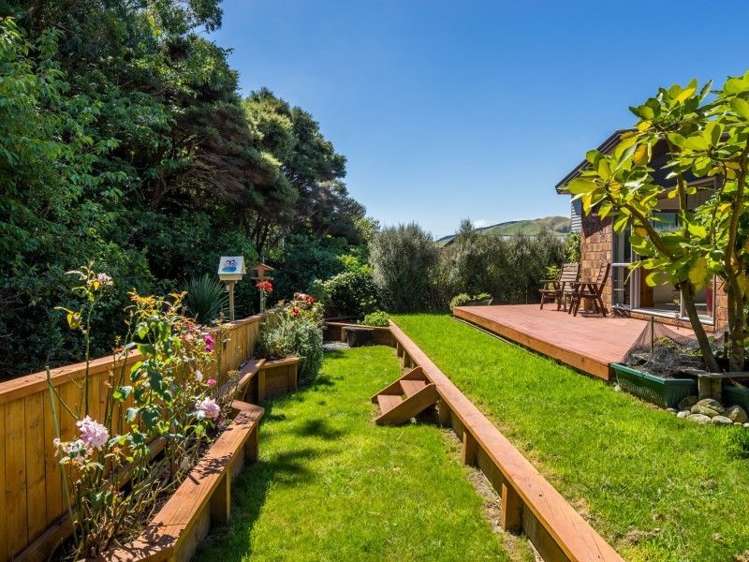 51 Saint Ives Drive Camborne_16