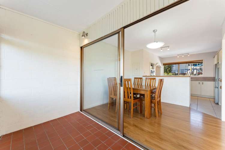 2/48 Mayfair Crescent Mairangi Bay_11