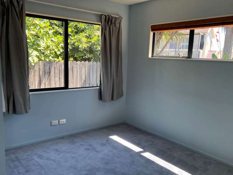 34 Waimanu Bay Drive Te Atatu Peninsula_11